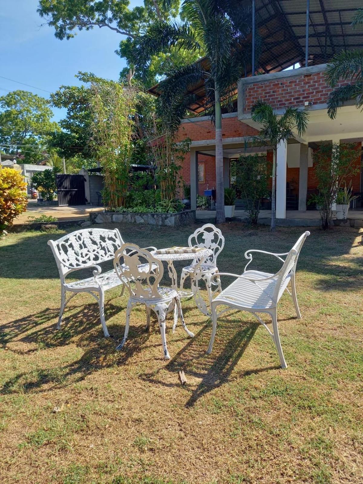 Blue Sands Beach Resort Passikudah Bagian luar foto