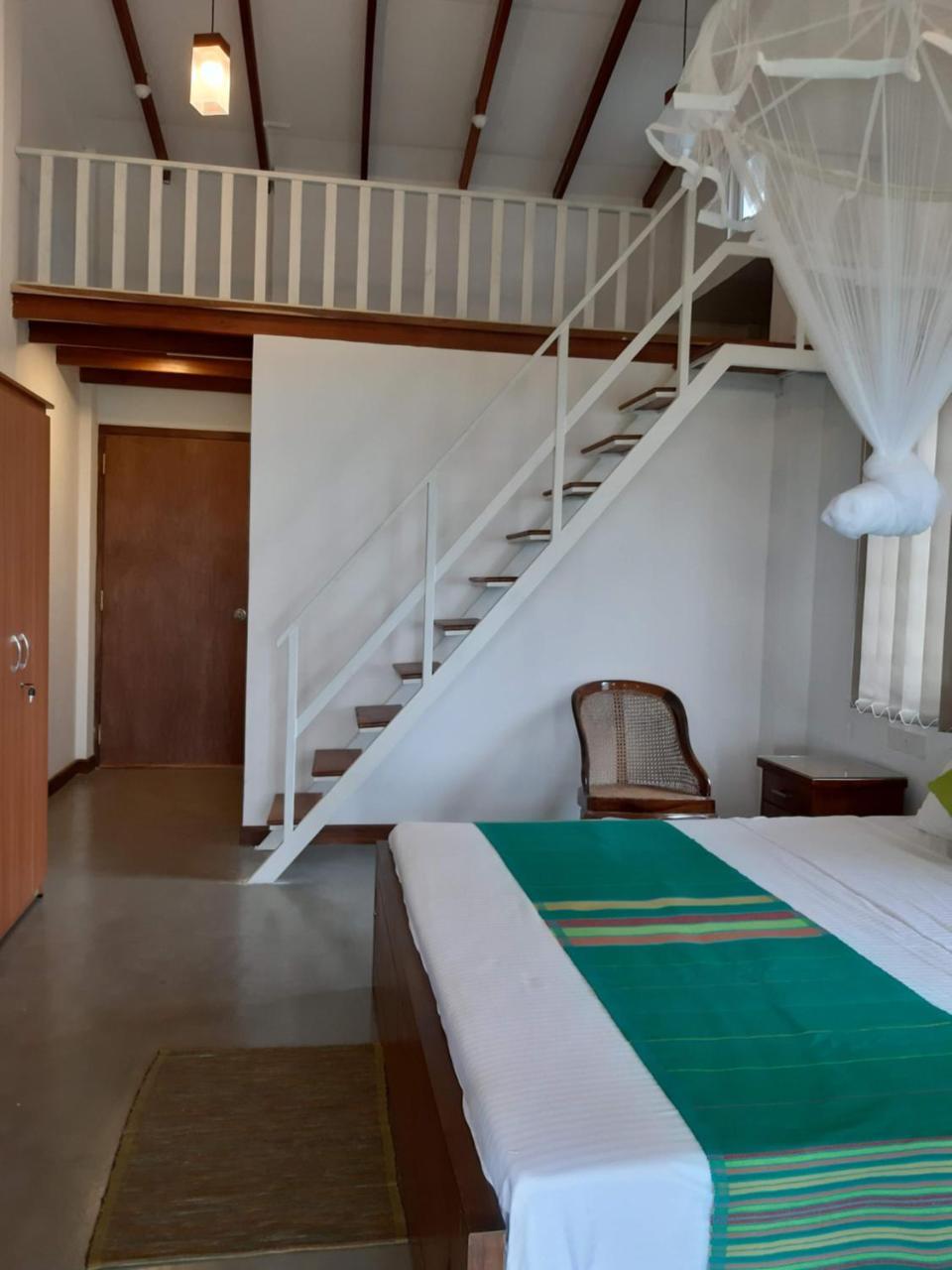Blue Sands Beach Resort Passikudah Bagian luar foto