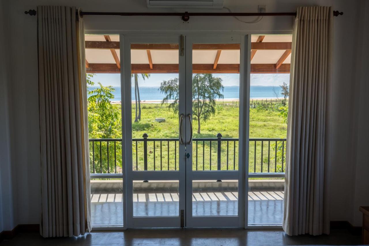 Blue Sands Beach Resort Passikudah Bagian luar foto