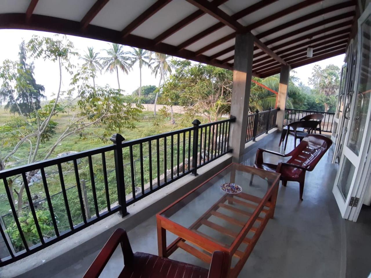 Blue Sands Beach Resort Passikudah Bagian luar foto